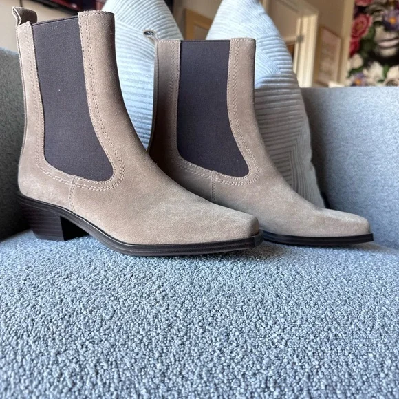 NEW!!! Nordstrom Clemens Chelsea Boot - Picture 5 of 8